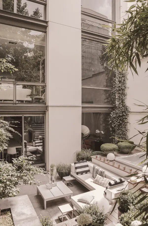 TIMELESS TOWN HOUSE